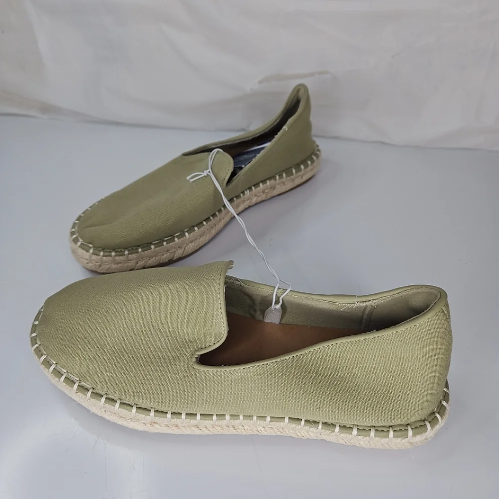 Universal Thread comfortable womens